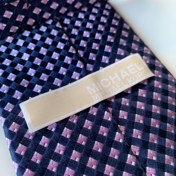 Michael Kors Purple Pattern Mens Tie - Picture 1 of 6